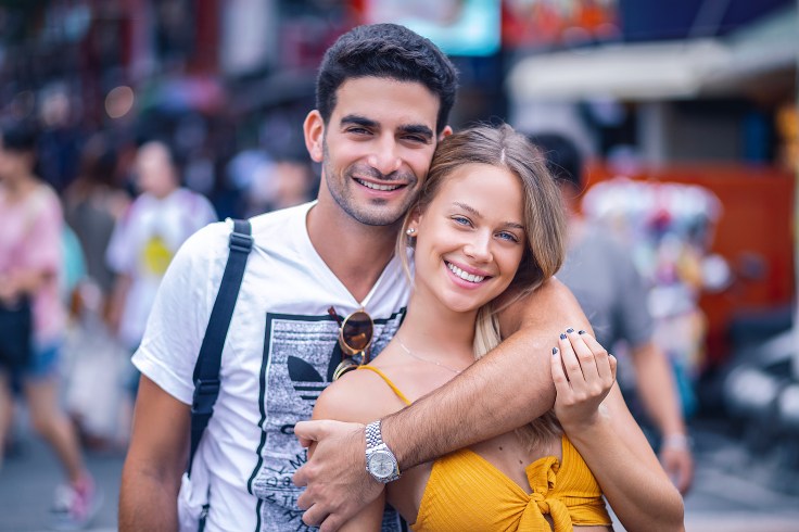 Bar and Aviv in Raohe Night Market